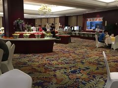 -凤冠假日酒店自助餐