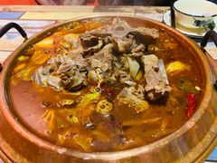 -虾弄弄海派小龙虾·牛羊蝎子火锅