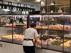 面包甜点陈列柜-奈雪的茶(新天地广场PRO店)