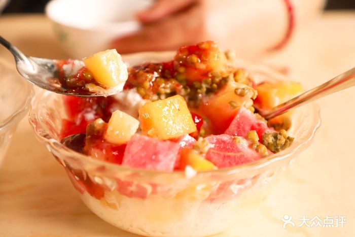 啰啰冰屋(景洪总店)杂果刨冰图片