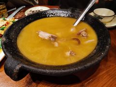 -老滇山寨•云南特色菜•地方菜•民族风情歌舞表演(金碧店)