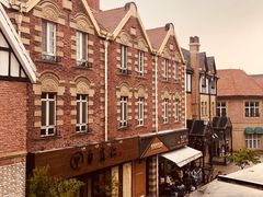 -钟书阁(松江泰晤士小镇店)