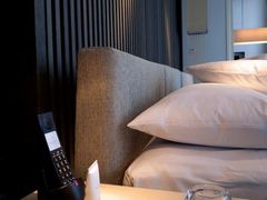 上海柏悦酒店外交官套房-主卧床头-上海柏悦酒店