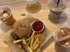 -J Create城市露营咖啡·简餐·宠物(上海动物园店)