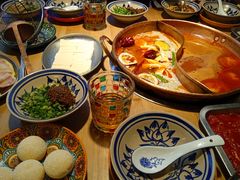 -洱火云南酸菜牛肉火锅(石景山当代商城店)