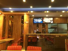 门面-尊宝比萨(较场口店)