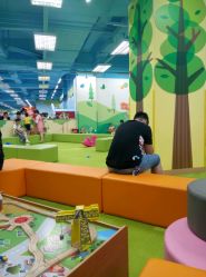 -莫莉幻想儿童乐园(武汉保利广场店)