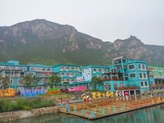 -百里峡七彩艺术小镇