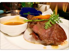 果木烤牛肩脊肉配红酒汁-绿茵阁(体育西分店)