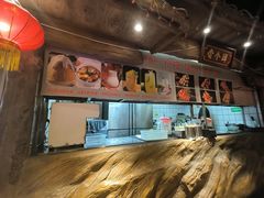 -城墙拐拐火锅(三峡广场黑金冠店)