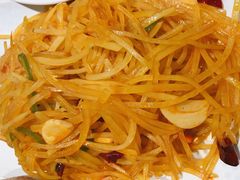 酸辣土豆丝-老周家酱卤猪蹄私房菜(克拉玛依西街店)