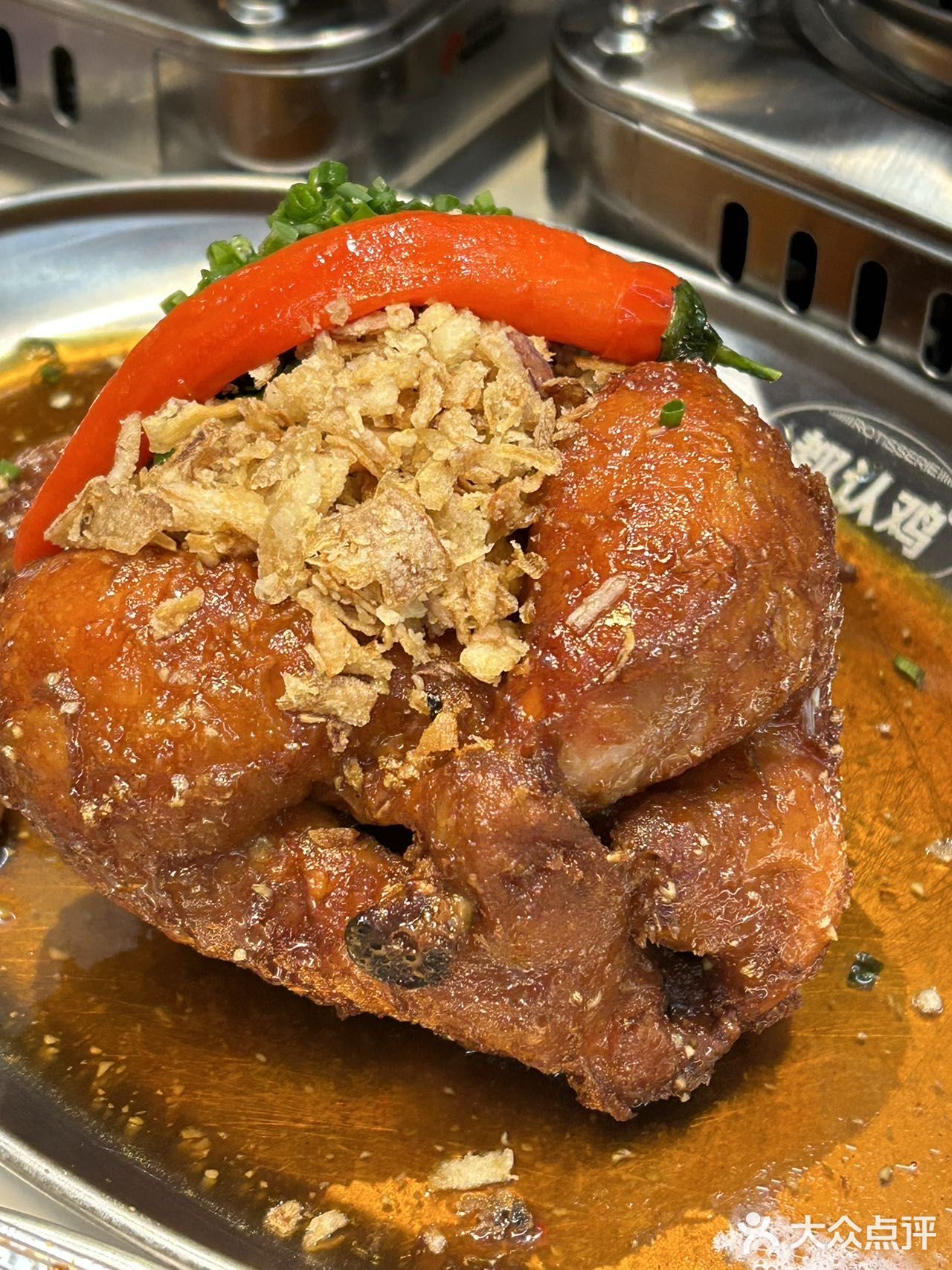 哇谁懂啊在广州两个猛男服务生陪我吃韩国烤鸡🥰