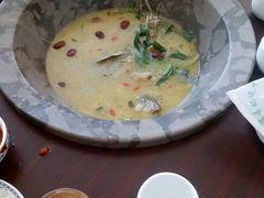 -姚记抚仙湖野生菌石锅鱼庄