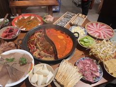 -海底捞火锅鲜切牛肉主题店(长寿路店)