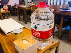 -毛辣果·贵州红酸汤牛肉火锅(西单店)