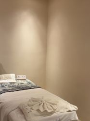 -洛伊科技抗衰护肤中心