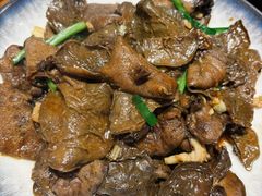 崂山菇炒肉-崂山水果园农家宴(泉水鸡店)