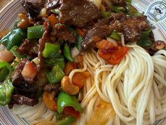 -歹歹的加个面过油肉拌面
