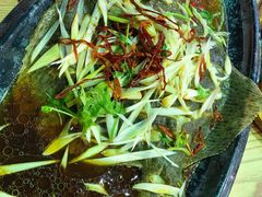 油泼多宝鱼-老东镇啤酒屋海鲜加工·蒸汽海鲜·海鲜烧烤(台东店)