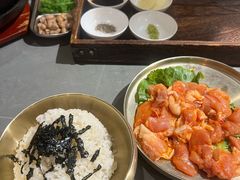 -围炉肉舍•炭烤活鳗•丹东海鲜烤肉(步行街店)