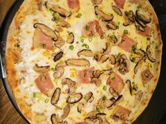 芝士培根辣虾鸡肉双拼-机器人火炉披萨