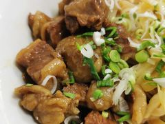 红烧牛肉浇头-陀块头面馆(梅岭南路店)