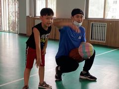 -悦动体能篮球羽毛球网球(三里河店)