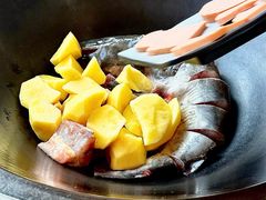 -老刘生态大鱼坊铁锅炖鱼(赛马场店)