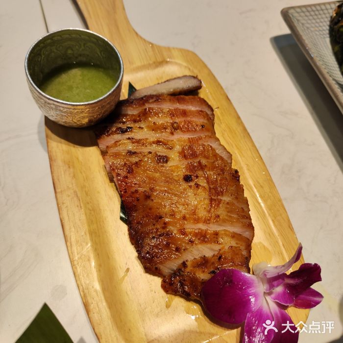 正泰餐厅AmazingThai(新奥购物中心店)香烤猪颈肉配秘制蘸料图片