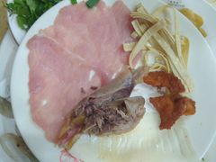 -桥香园云南过桥米线(金马碧鸡店)