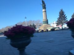 -人民防洪胜利纪念塔