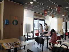 大堂-麦当劳(成都时代奥特莱斯店)