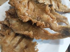 炸偏口鱼-方城小吃店