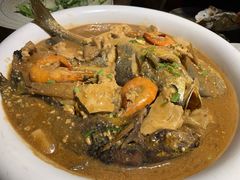 焖的稀碎的杂鱼-必点海鲜·鲅鱼水饺(鞍山西道店)