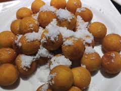 -老码头黑皮肘子锅包肉(赣水路店)