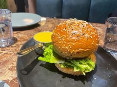 瀑布芝士牛肉汉堡-Let'sBURGERplus·非常创意汉堡(三里屯店)