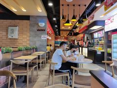 用餐区-每味每客·重庆麻辣烫(国泰店)