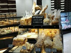 面包甜点陈列柜-丽莎蓓甜CAKE生日蛋糕·动物奶油(石家庄店)