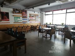大堂-江城老胖串店·海鲜·小龙虾(世光路店)