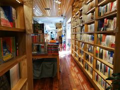 -猫的天空之城概念书店(景德镇陶溪川店)