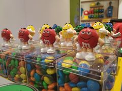 -m豆巧克力世界(上海世茂广场店)