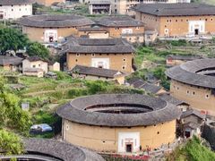 -初溪土楼群