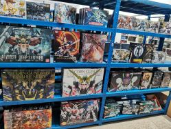 -逝水玩具折扣店