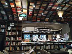 -钟书阁(松江泰晤士小镇店)