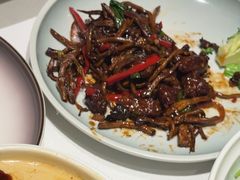 -八府香鸭·啫啫煲(华山路店)