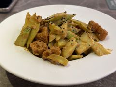 麻汁黄瓜拌油条-闫府私房菜·老字号(恒隆店)