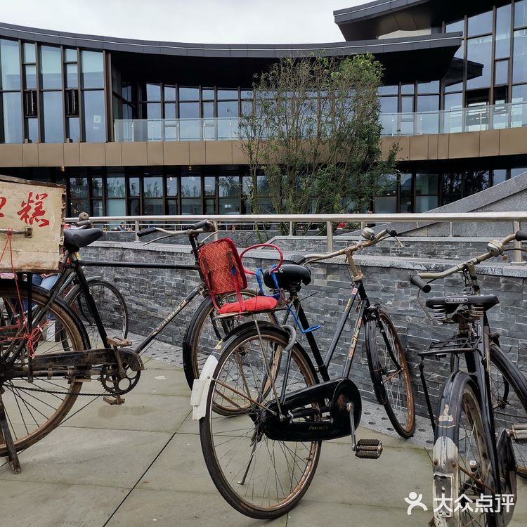 整个园区还挺大的，跟欢乐田园的感觉有点像