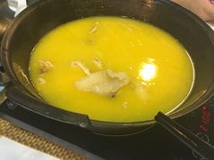 -鲜入围煮花胶鸡海鲜火锅