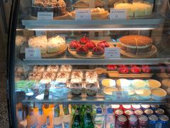 -Chom Cafe and Restaurant