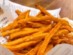 -1886德国汽车餐厅(外滩十六铺码头店)